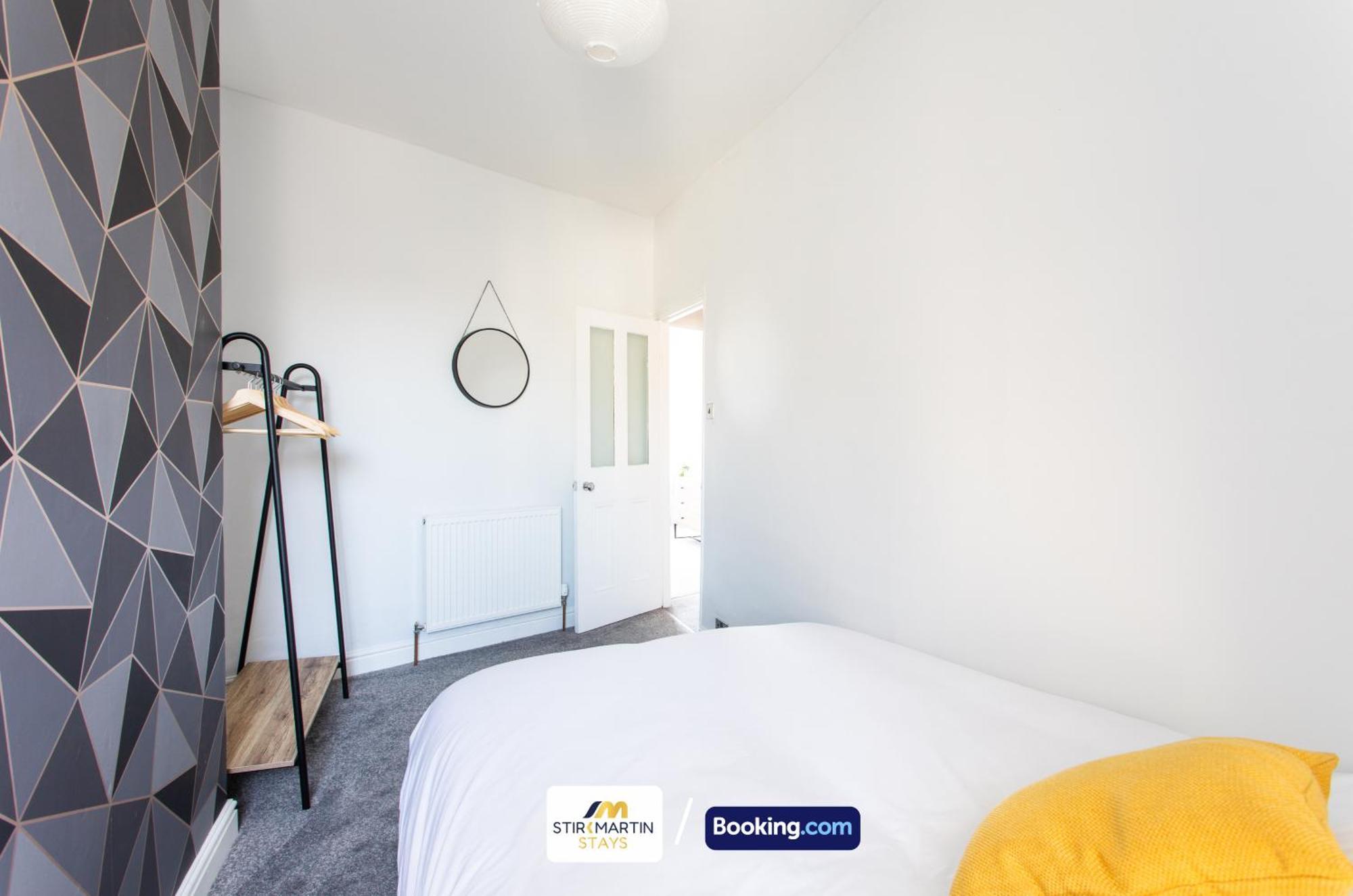 Comfy 3Bed House By Stirkmartin Stays Short Lets & Serviced Accommodation Cardiff With Free Parking & 8Mins To City Centre ภายนอก รูปภาพ