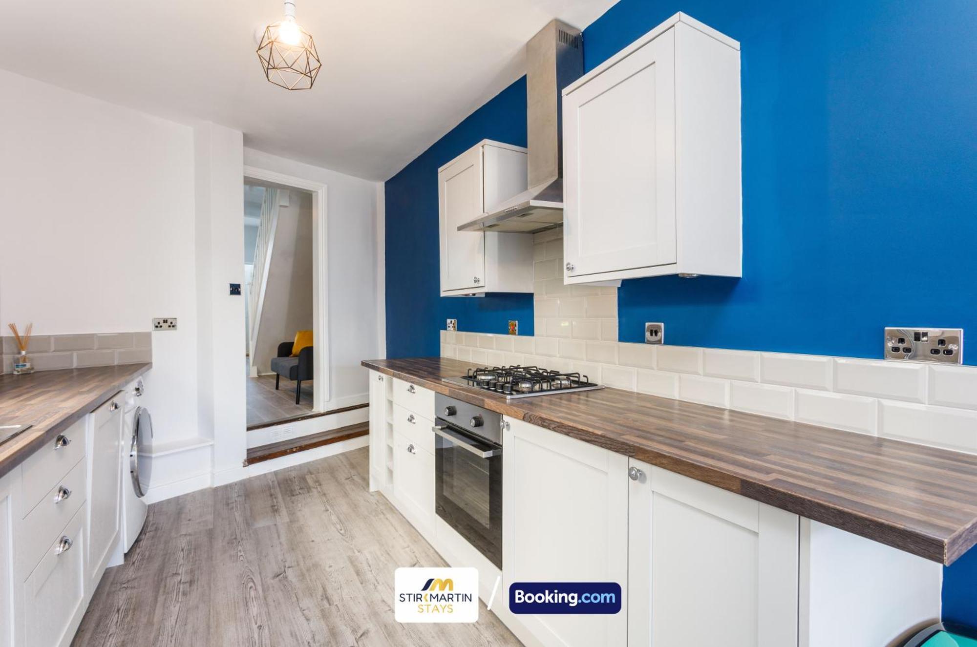 Comfy 3Bed House By Stirkmartin Stays Short Lets & Serviced Accommodation Cardiff With Free Parking & 8Mins To City Centre ภายนอก รูปภาพ