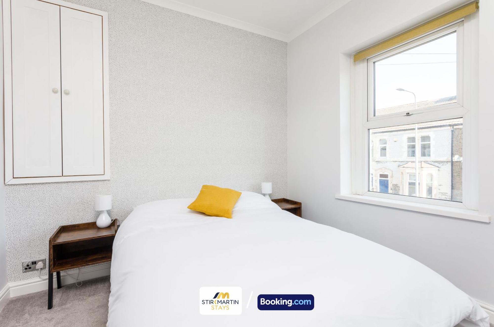 Comfy 3Bed House By Stirkmartin Stays Short Lets & Serviced Accommodation Cardiff With Free Parking & 8Mins To City Centre ภายนอก รูปภาพ