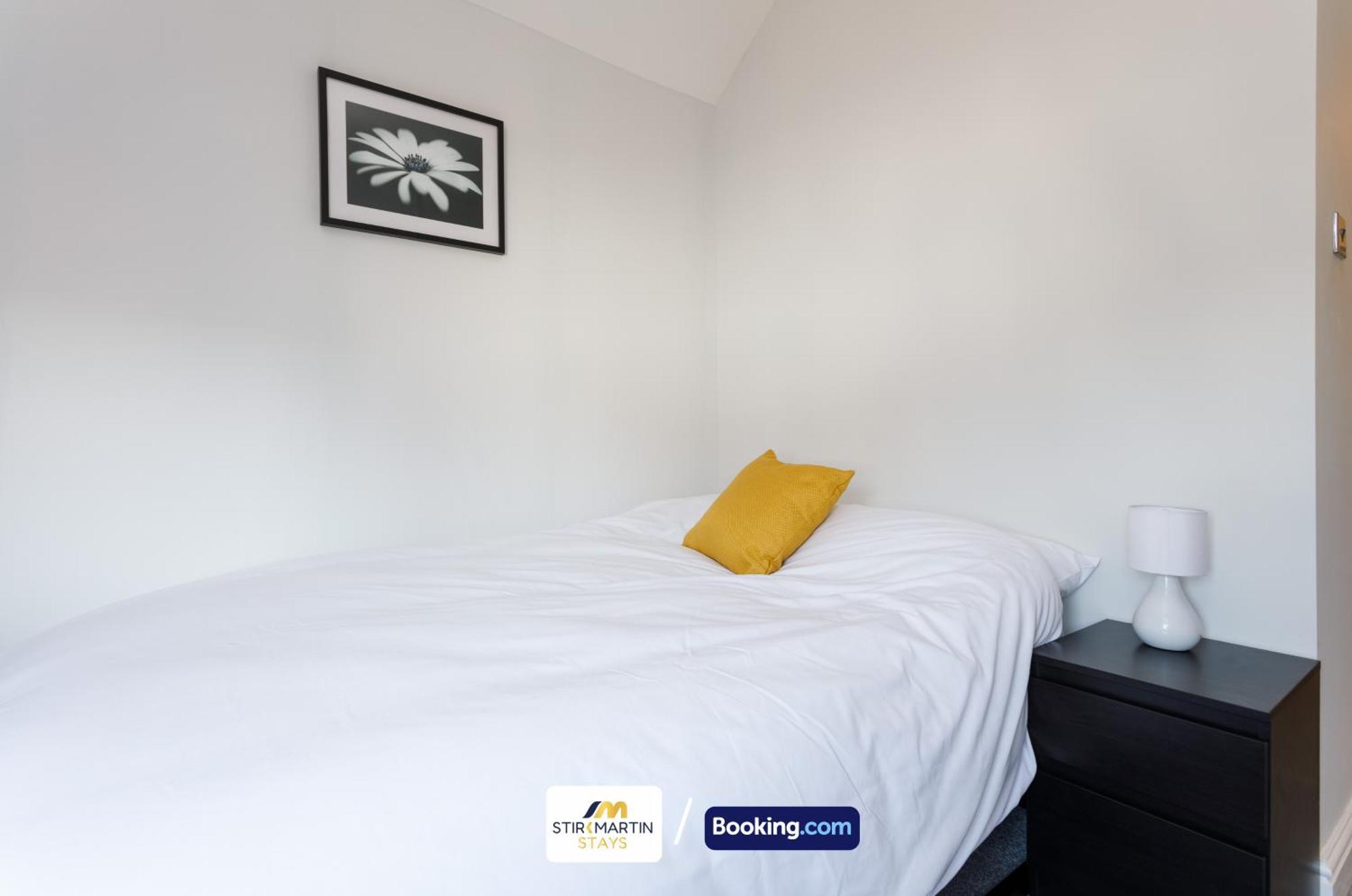 Comfy 3Bed House By Stirkmartin Stays Short Lets & Serviced Accommodation Cardiff With Free Parking & 8Mins To City Centre ภายนอก รูปภาพ
